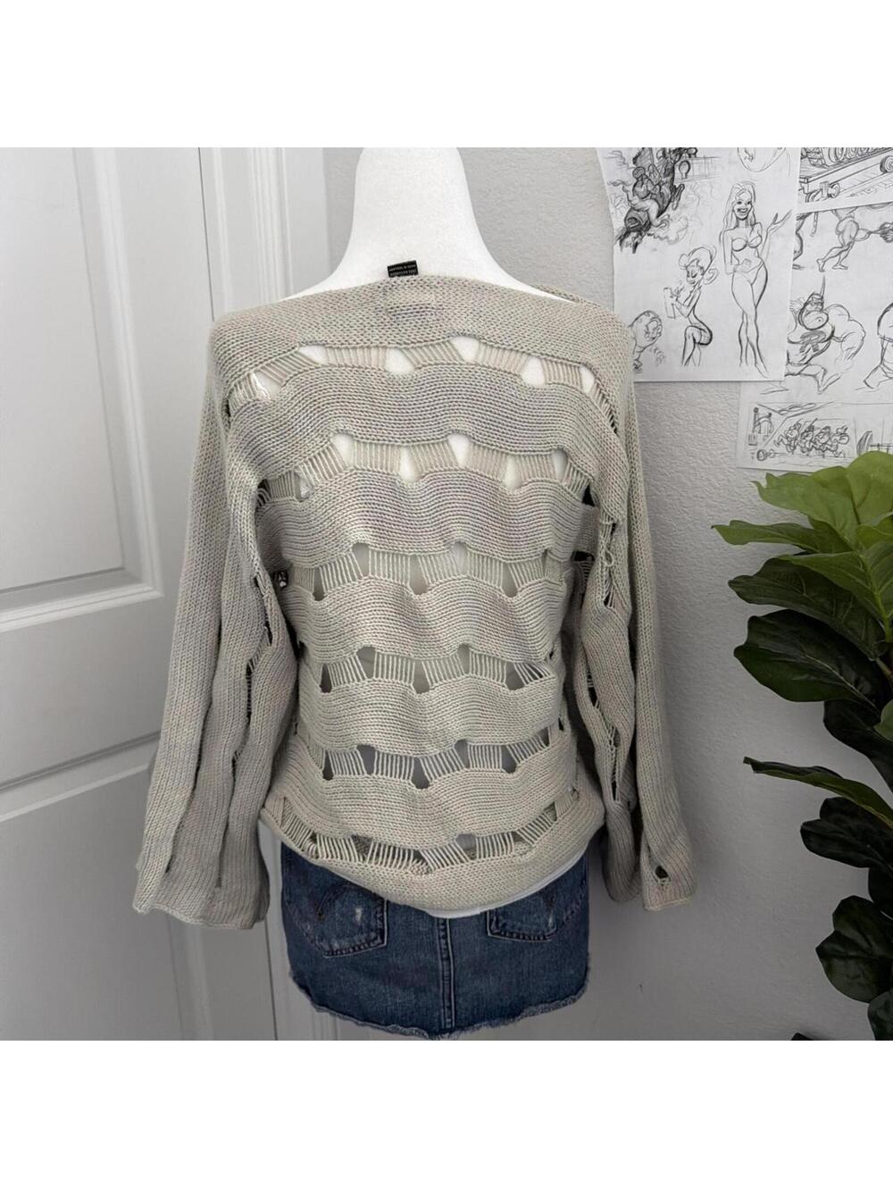 Handknit off the shoulder sweater - Picture 2 of 3